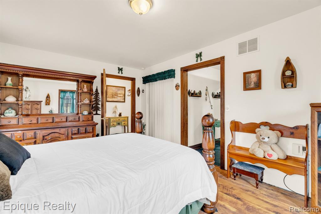 3247 Comanche Trail