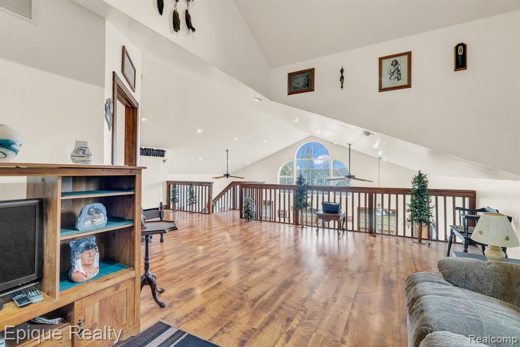 3247 Comanche Trail