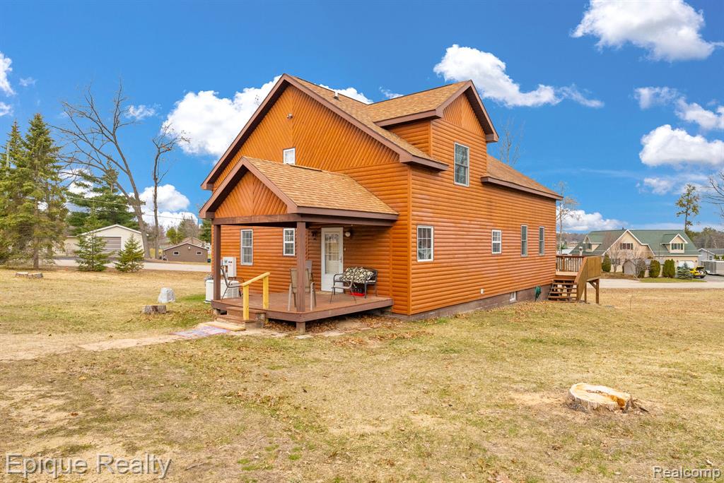 3247 Comanche Trail