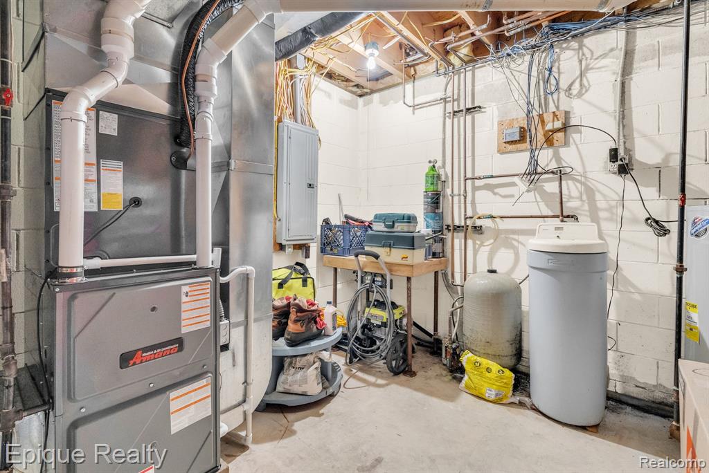 3247 Comanche Trail