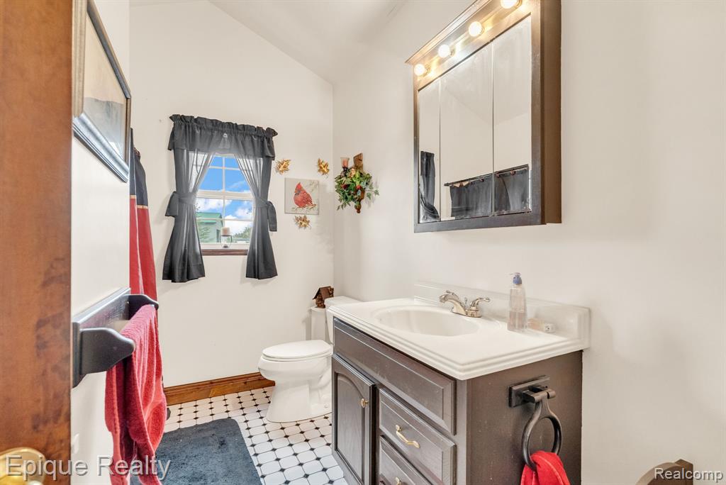 3247 Comanche Trail