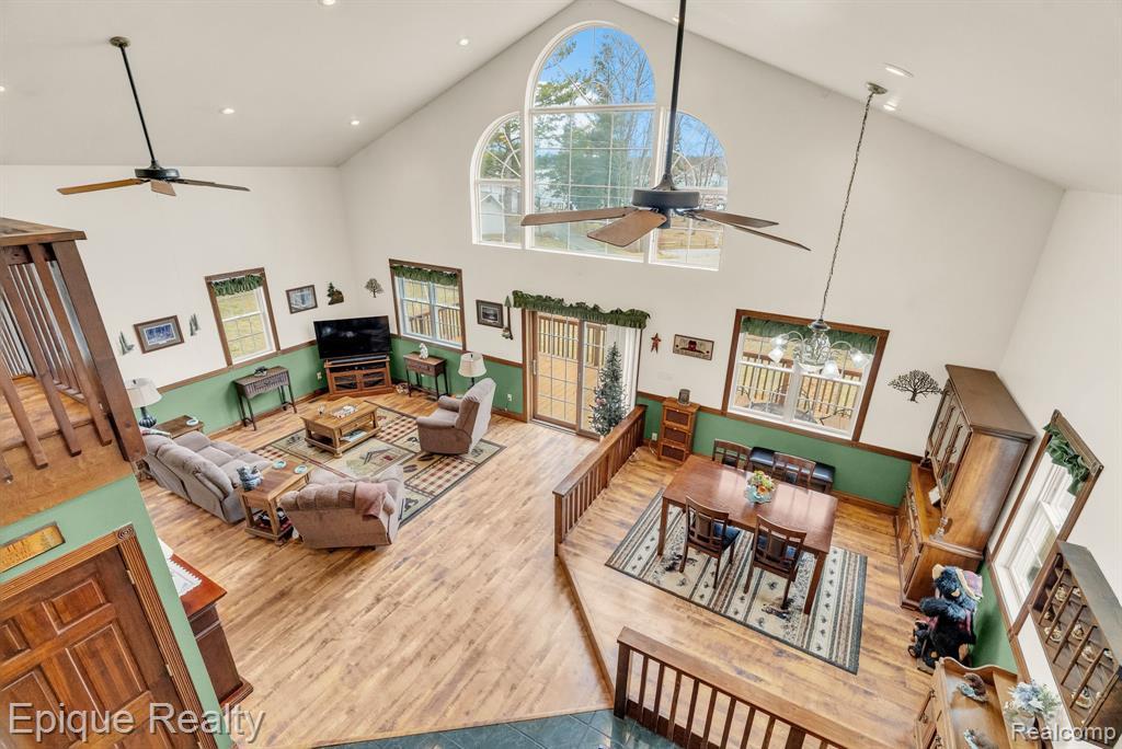 3247 Comanche Trail