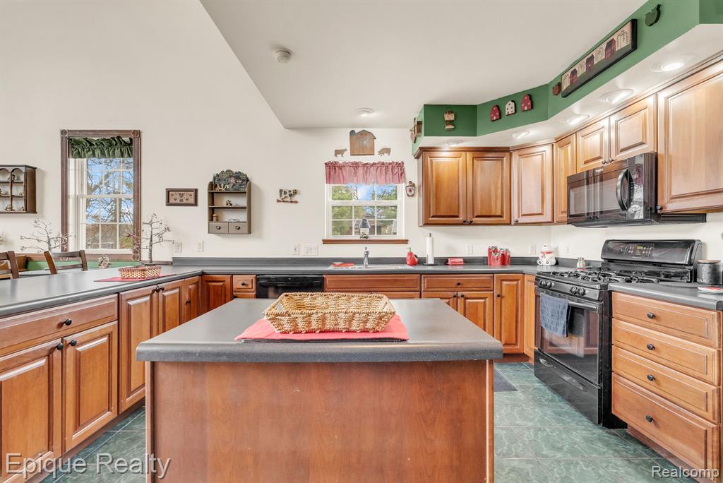 3247 Comanche Trail