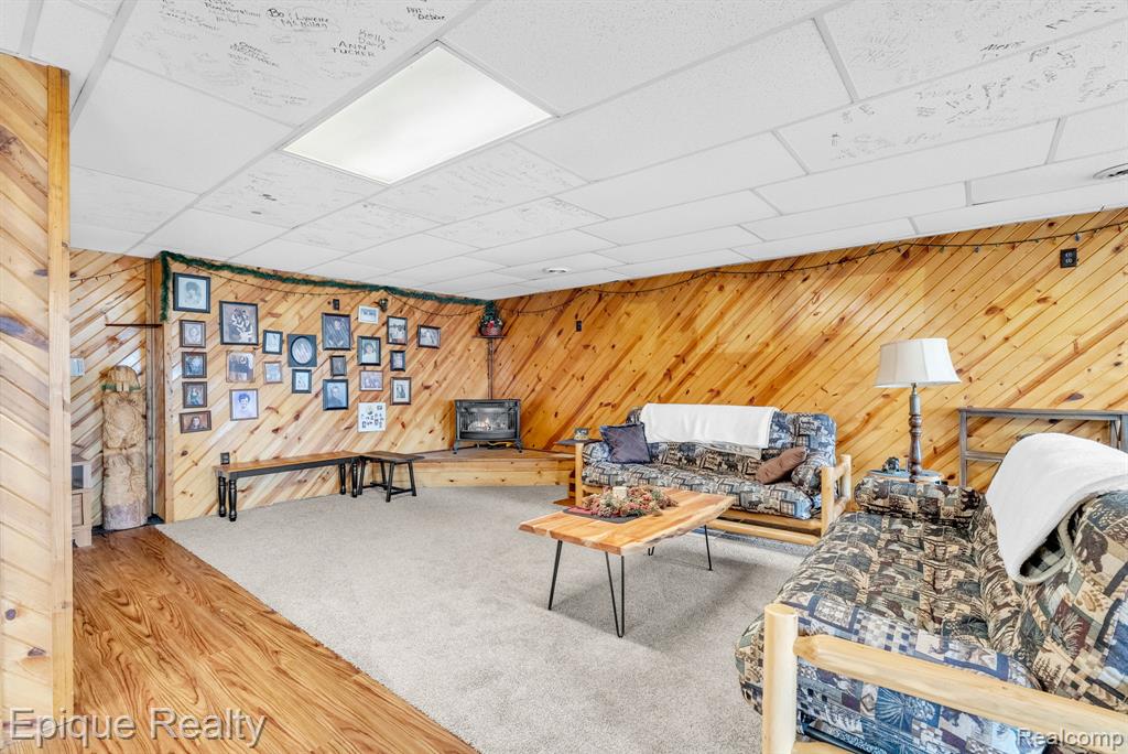 3247 Comanche Trail