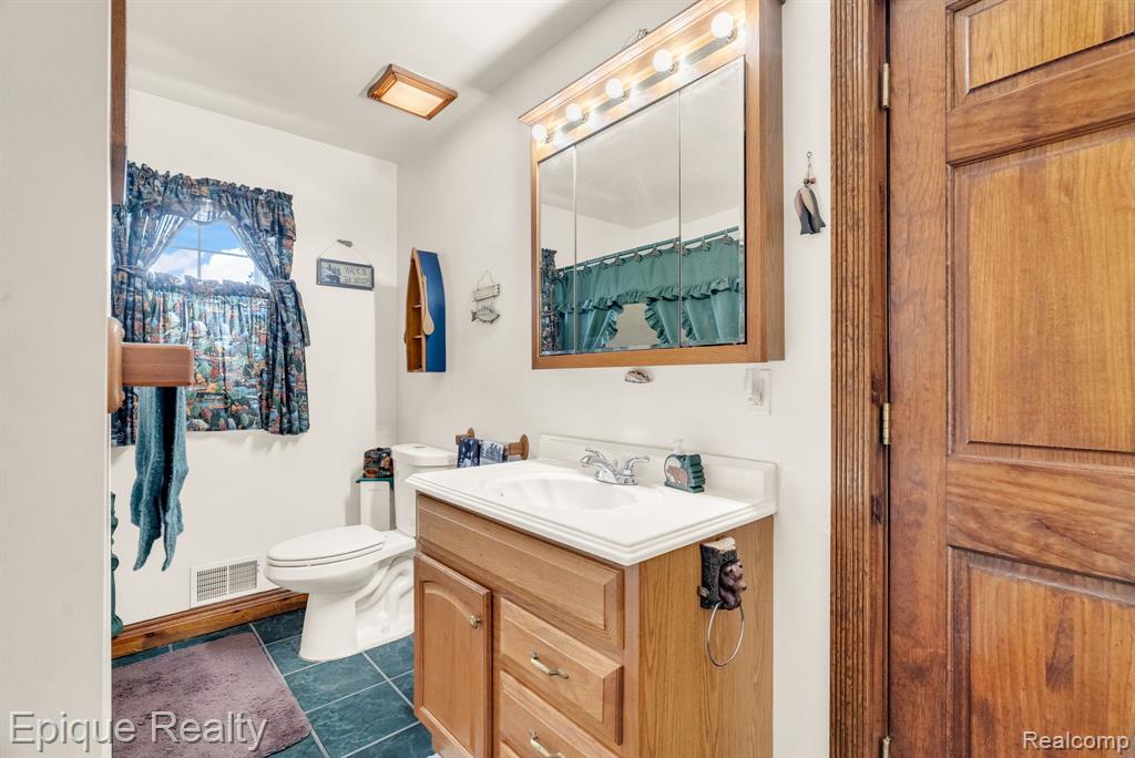 3247 Comanche Trail