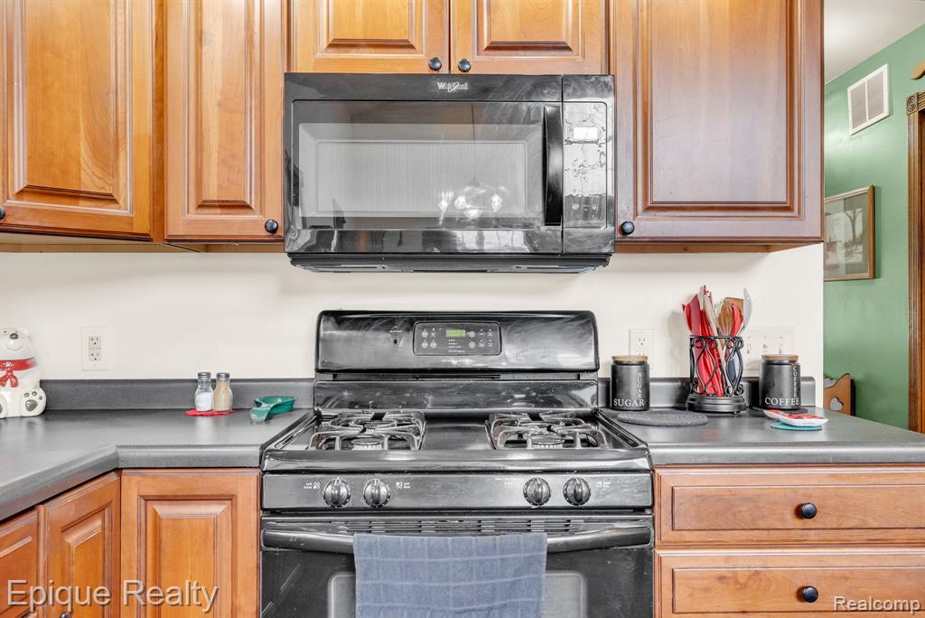 3247 Comanche Trail