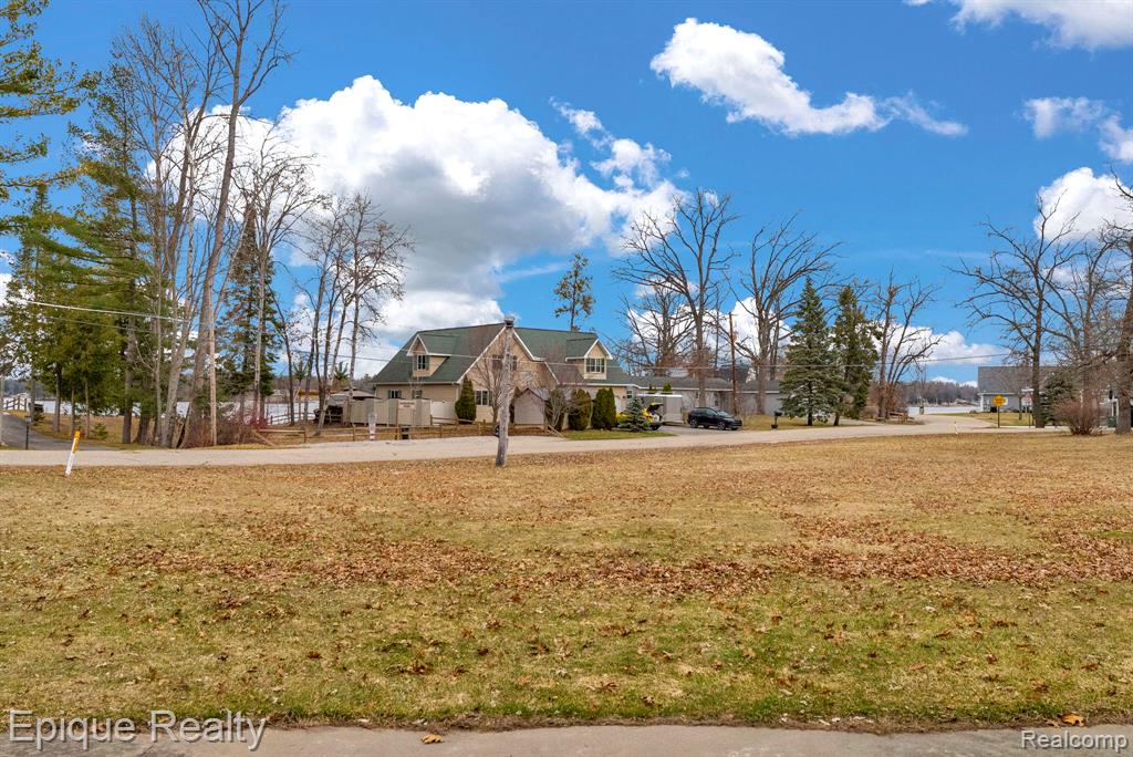 3247 Comanche Trail