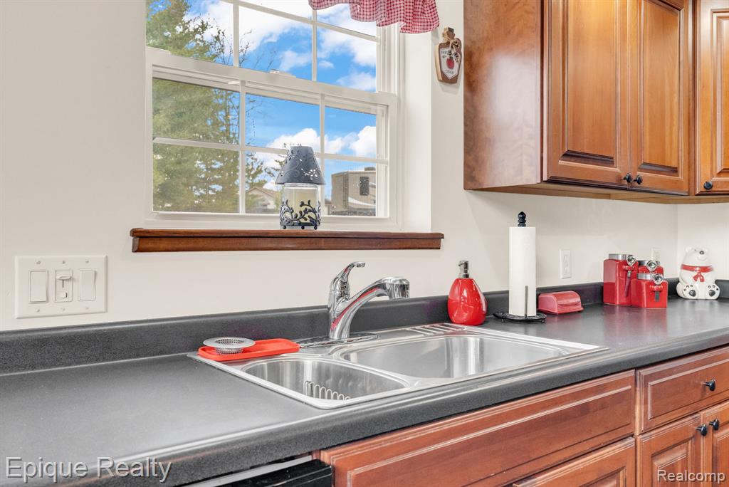 3247 Comanche Trail
