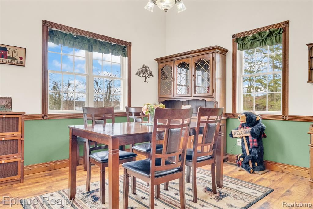 3247 Comanche Trail