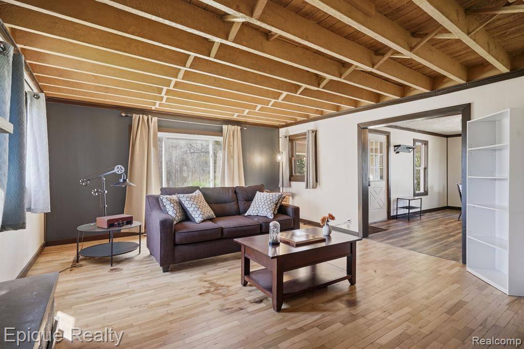 3272 Barnes Road