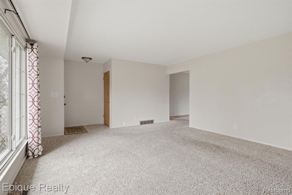 6236 Mckenzie Drive