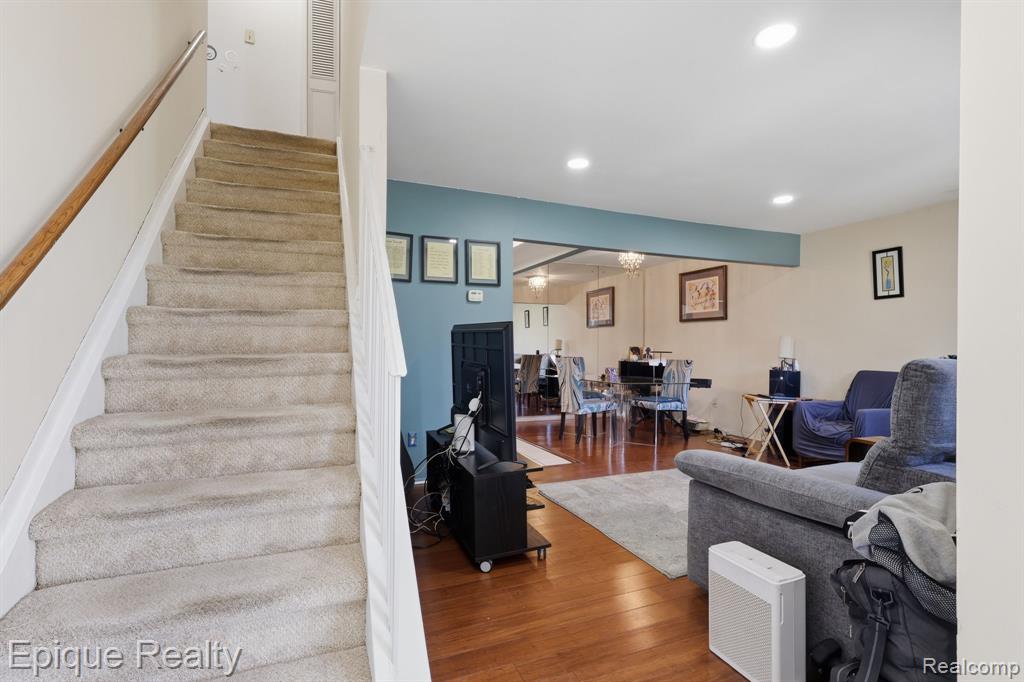 8727 Kennedy Circle # 4