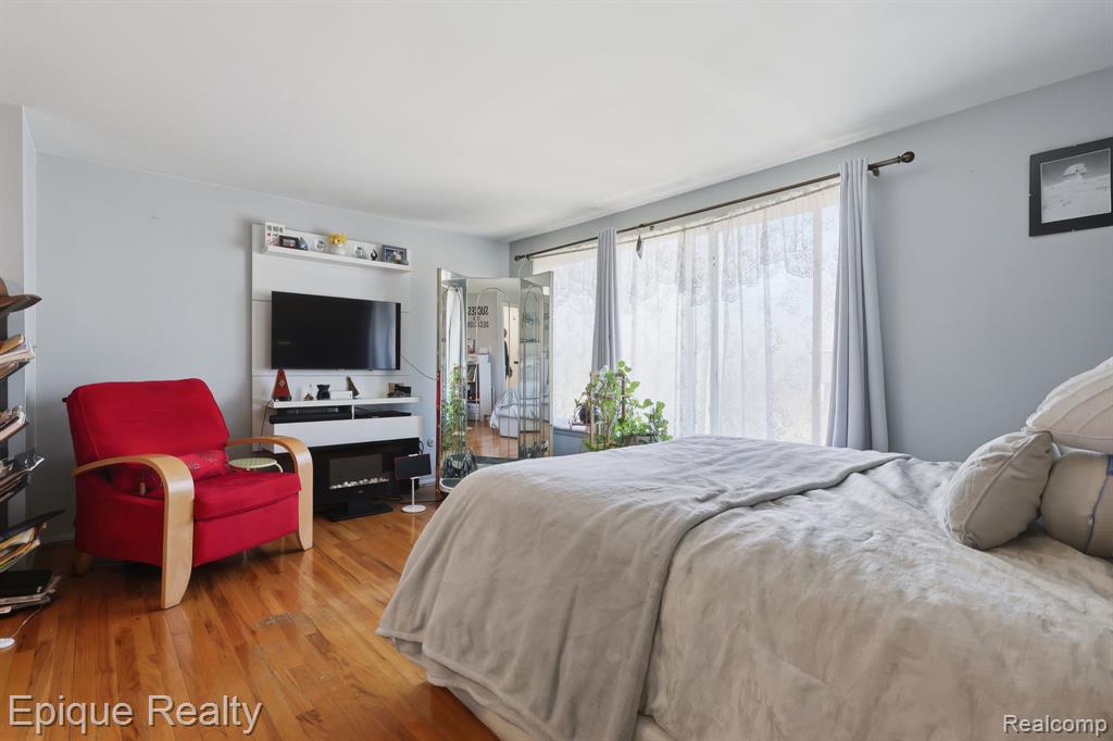 8727 Kennedy Circle # 4