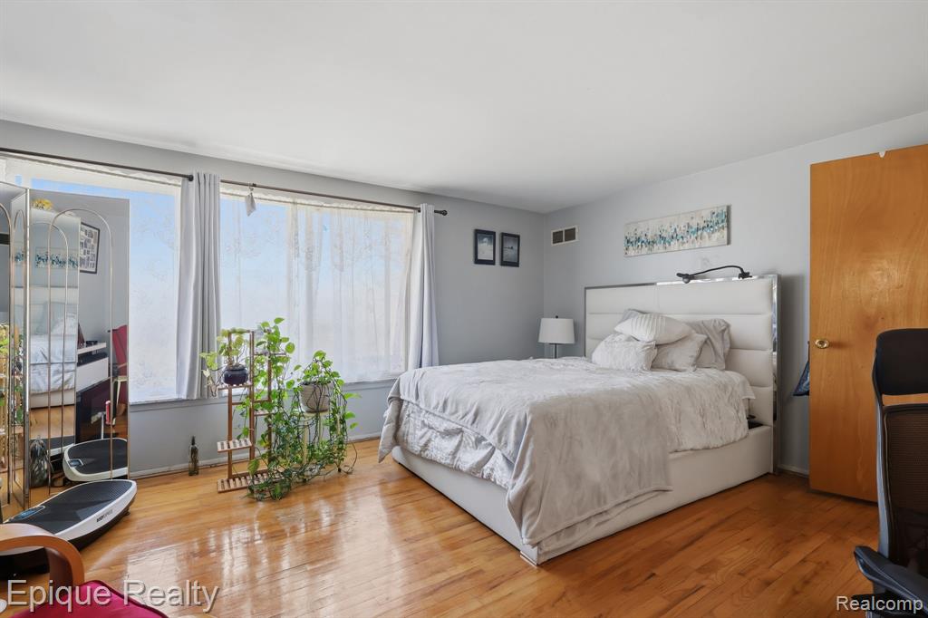 8727 Kennedy Circle # 4