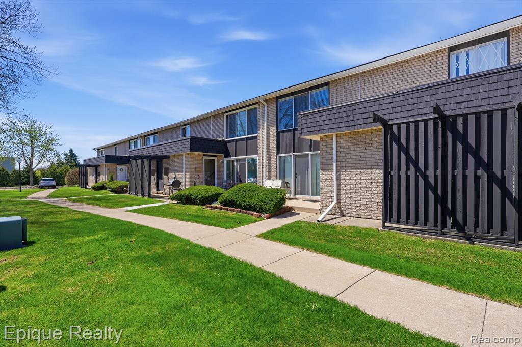 8727 Kennedy Circle # 4