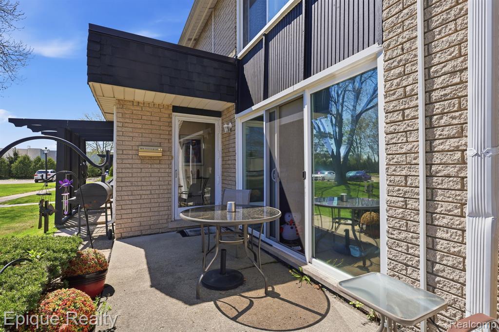 8727 Kennedy Circle # 4