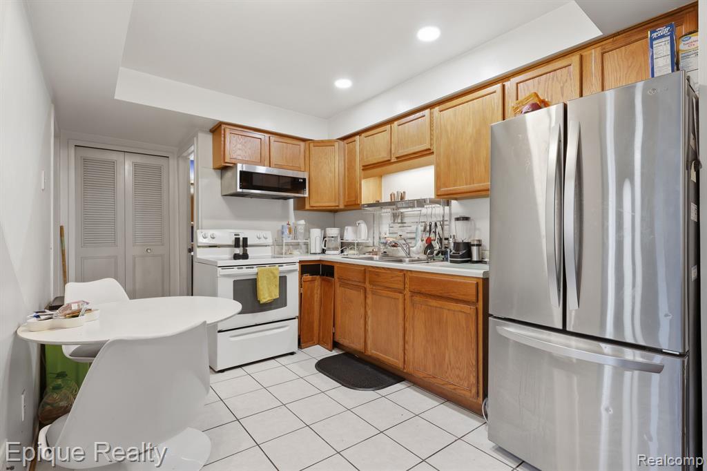 8727 Kennedy Circle # 4
