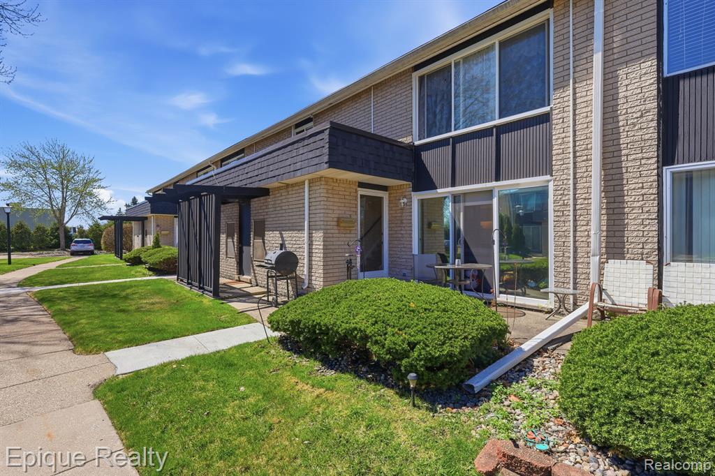 8727 Kennedy Circle # 4