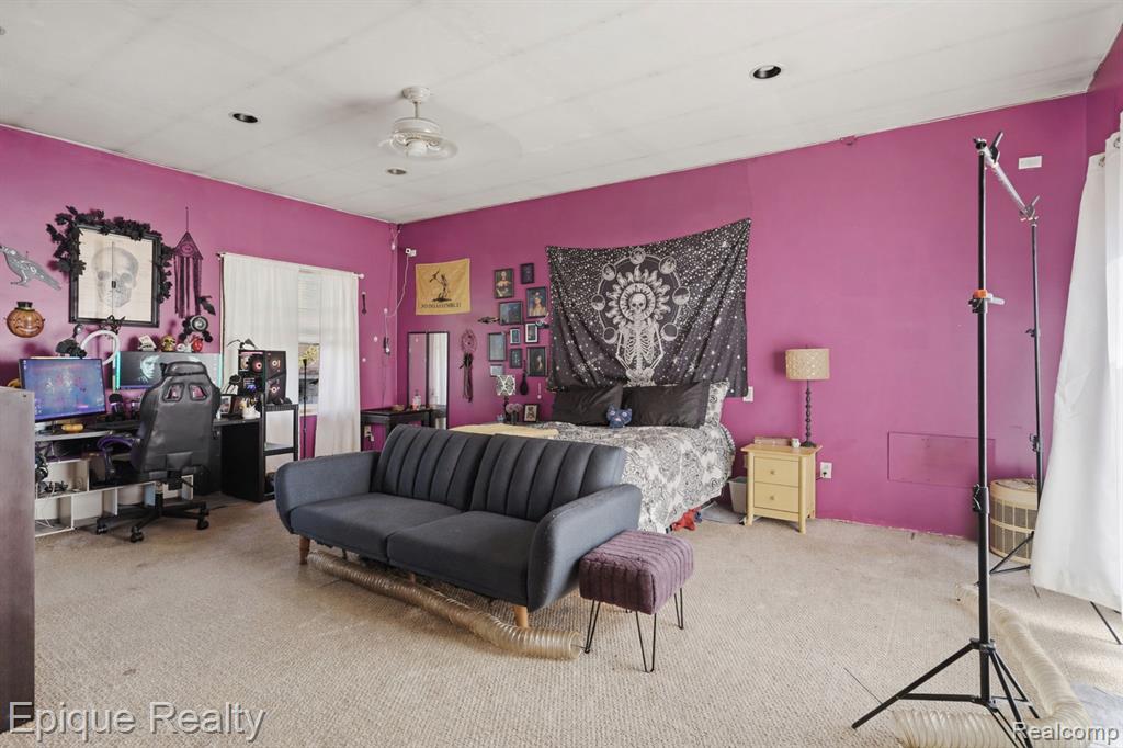 2706 Genes Drive