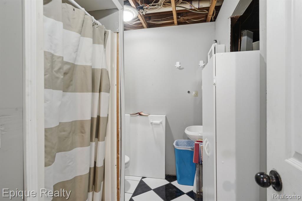 2706 Genes Drive