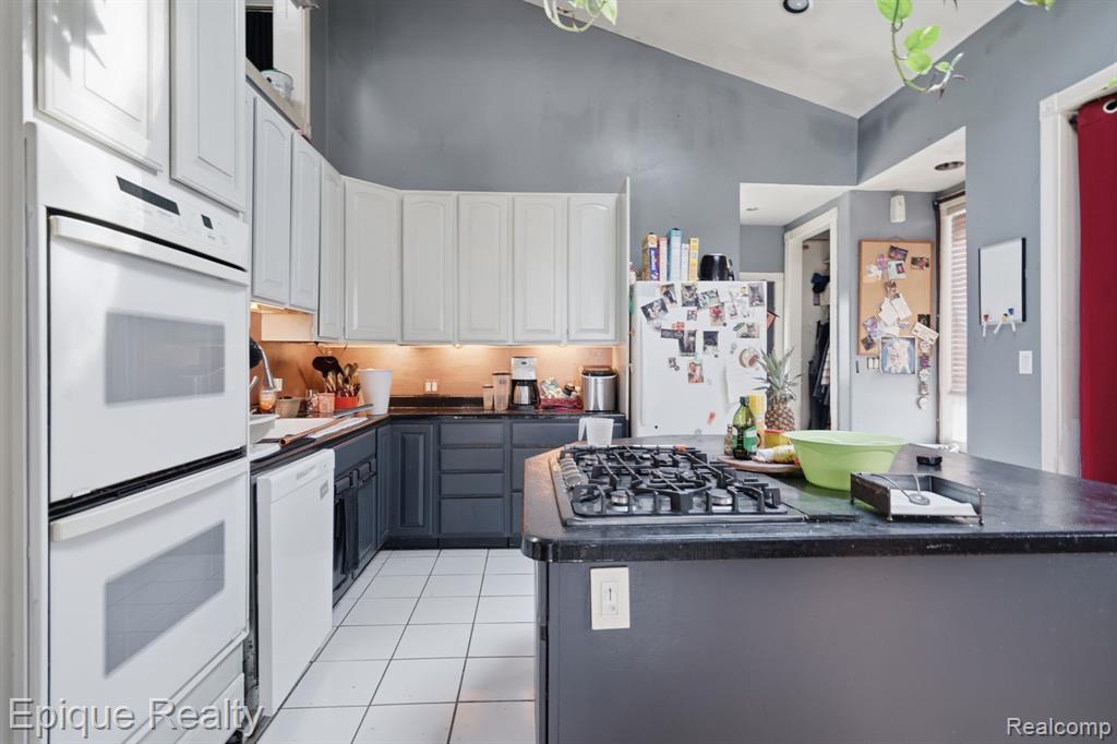 2706 Genes Drive