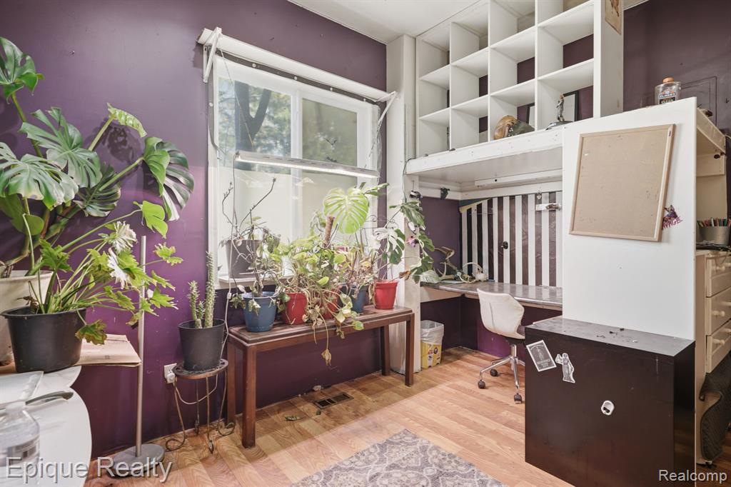 2706 Genes Drive