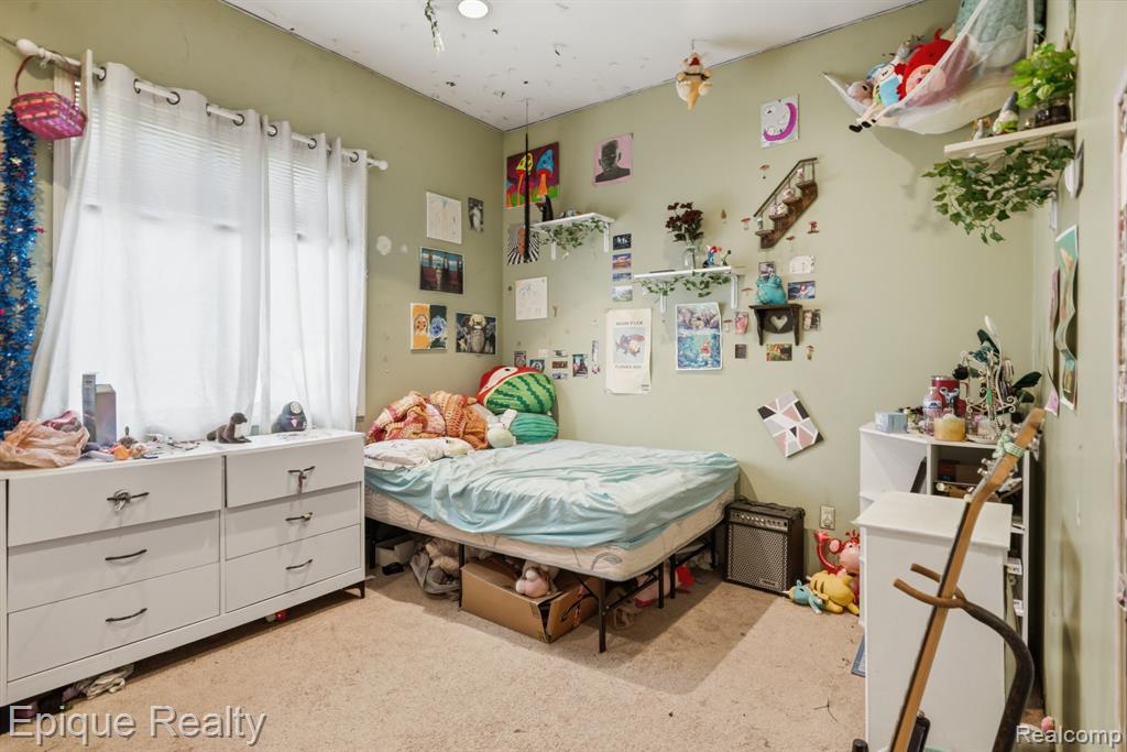 2706 Genes Drive