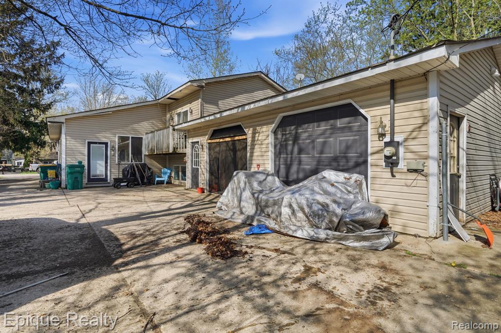 2706 Genes Drive