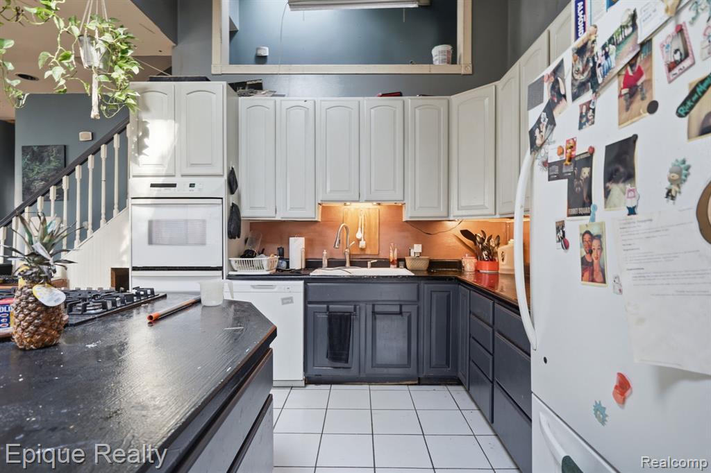 2706 Genes Drive