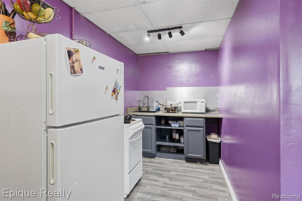2706 Genes Drive