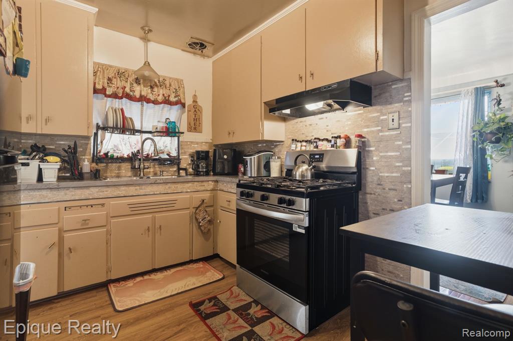 15300 Collingham Drive