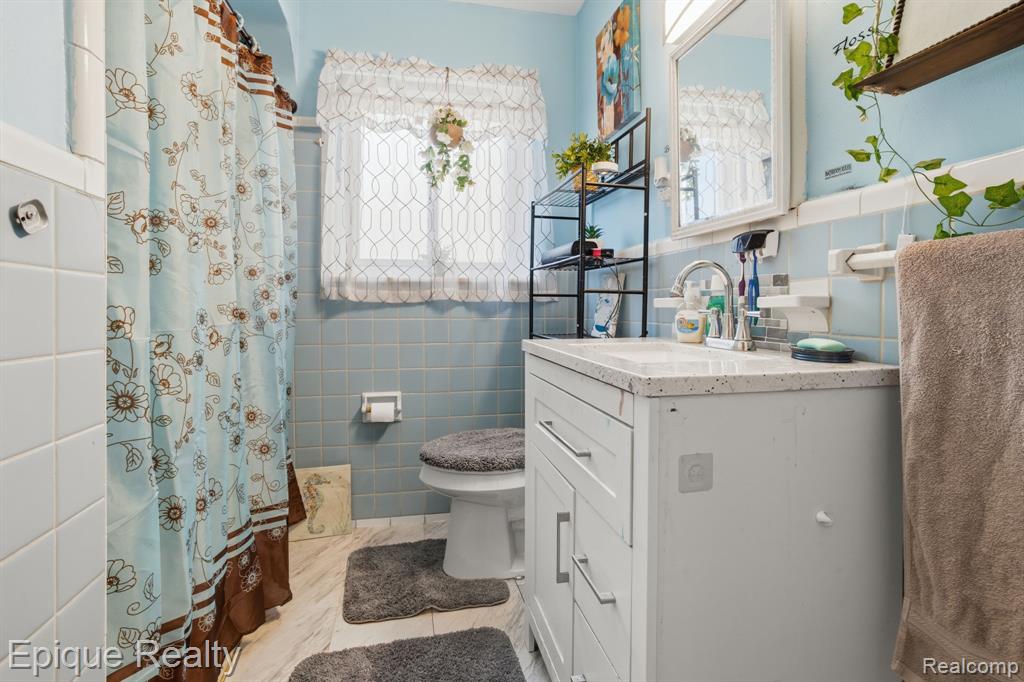 15300 Collingham Drive