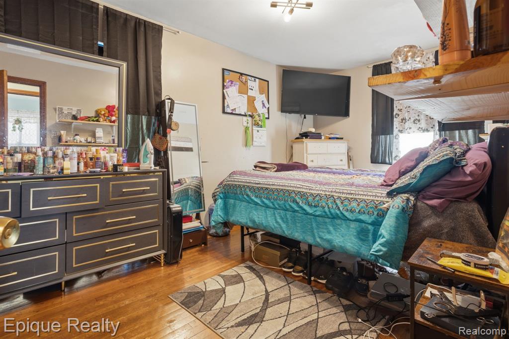15300 Collingham Drive
