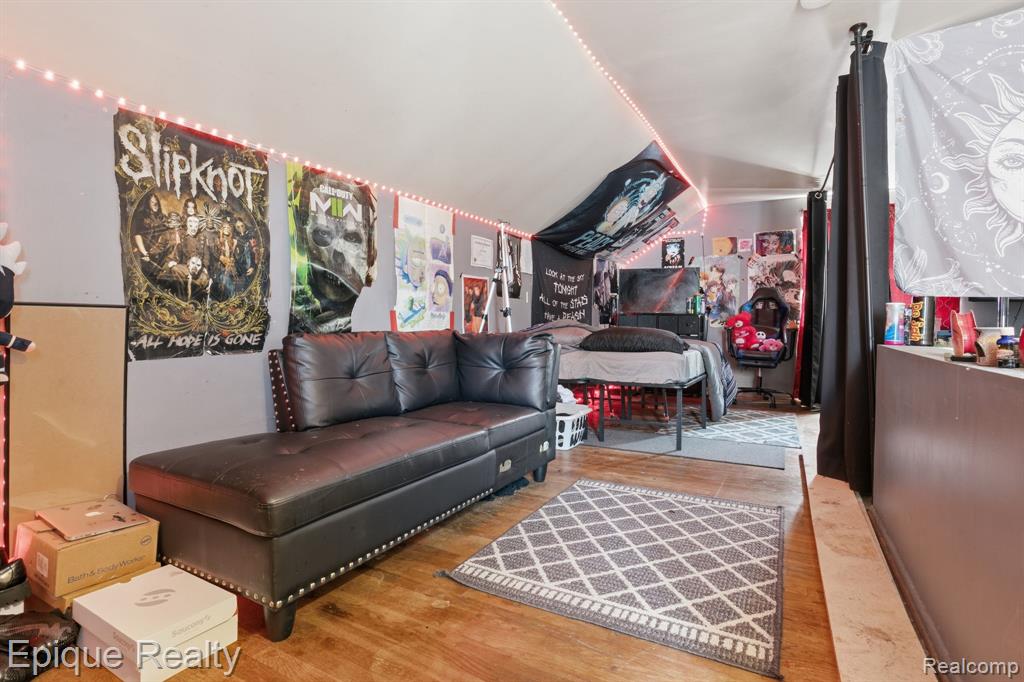 15300 Collingham Drive