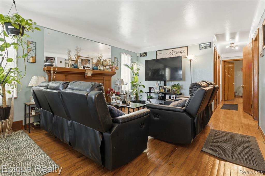 15300 Collingham Drive