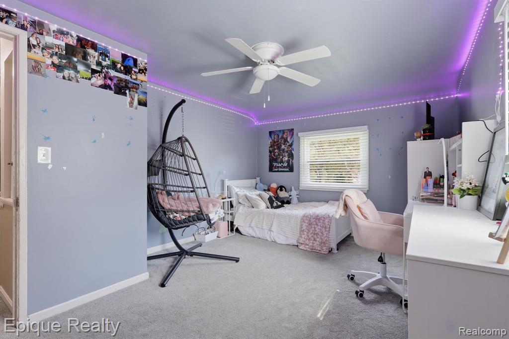 7441 Honeysuckle Road