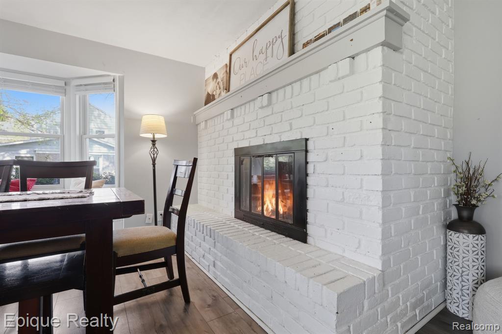 7441 Honeysuckle Road