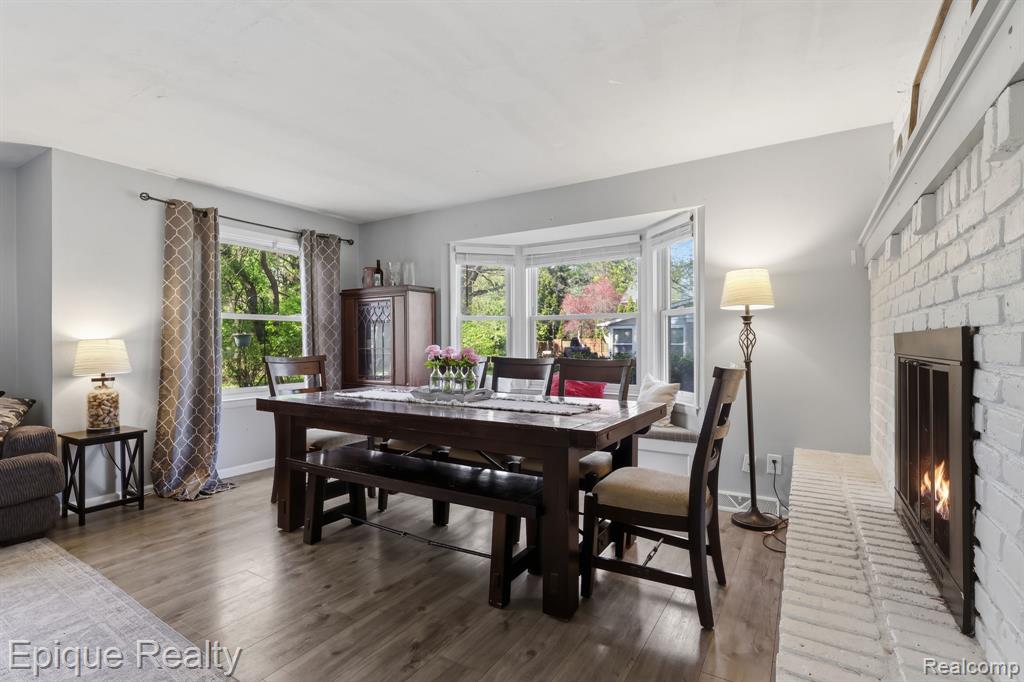 7441 Honeysuckle Road