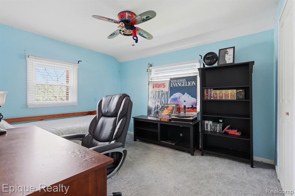 7441 Honeysuckle Road