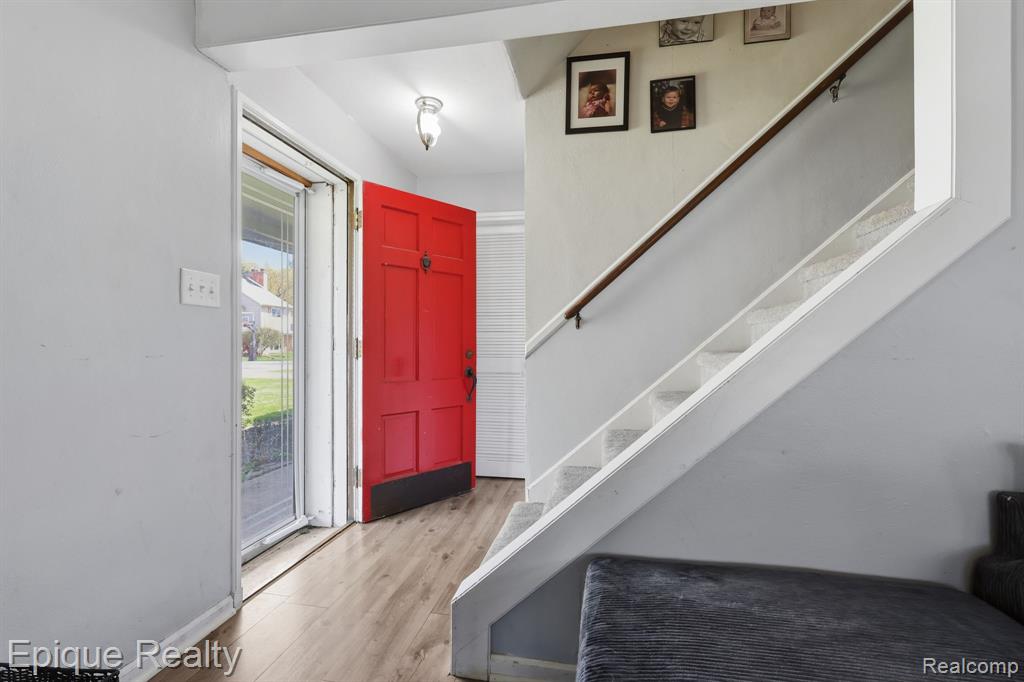 7441 Honeysuckle Road