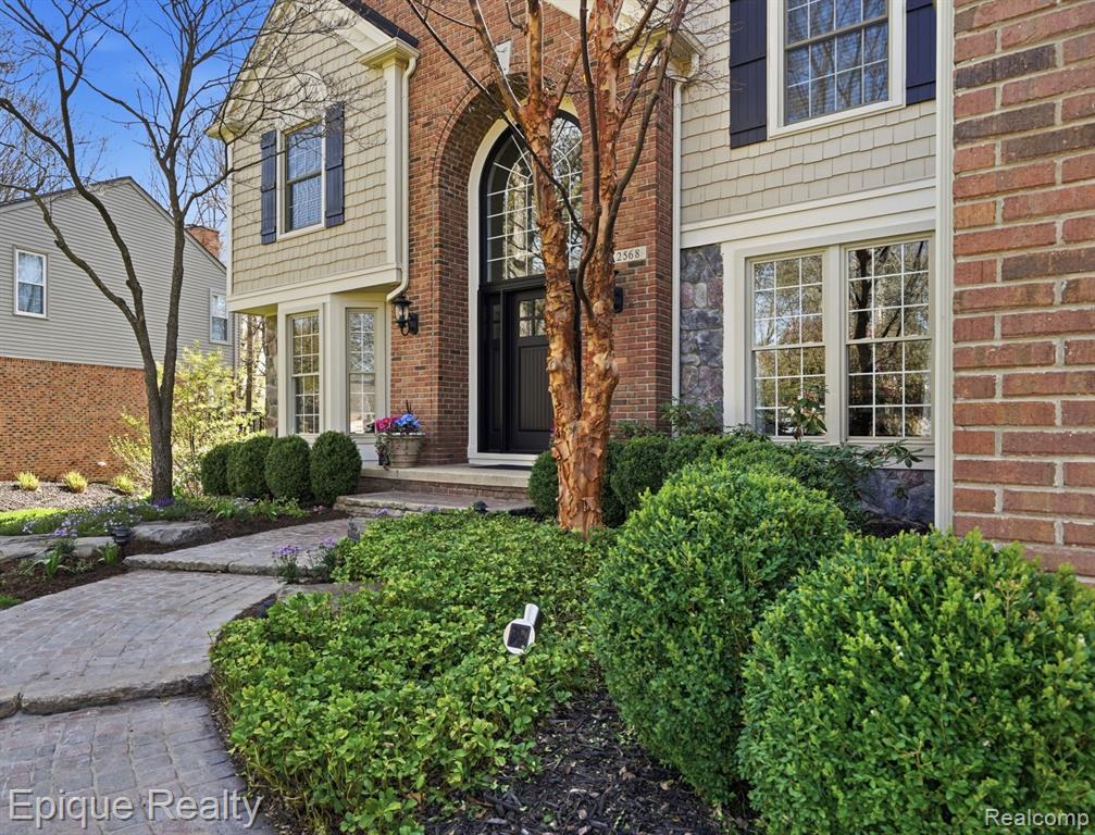 2568 Canoe Circle Drive