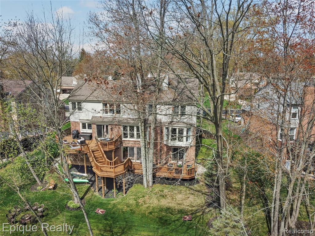2568 Canoe Circle Drive