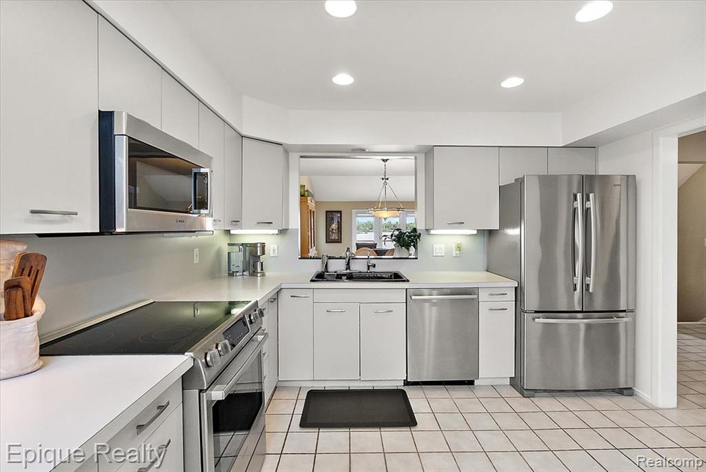 4521 Parnell Drive