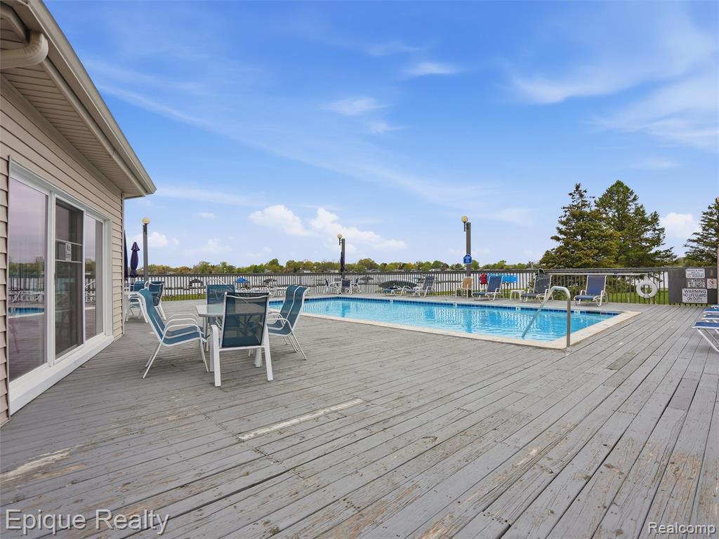 3434 Adams Shore Drive