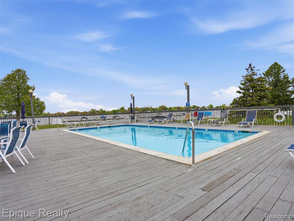 3434 Adams Shore Drive