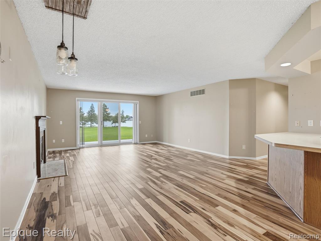 3434 Adams Shore Drive