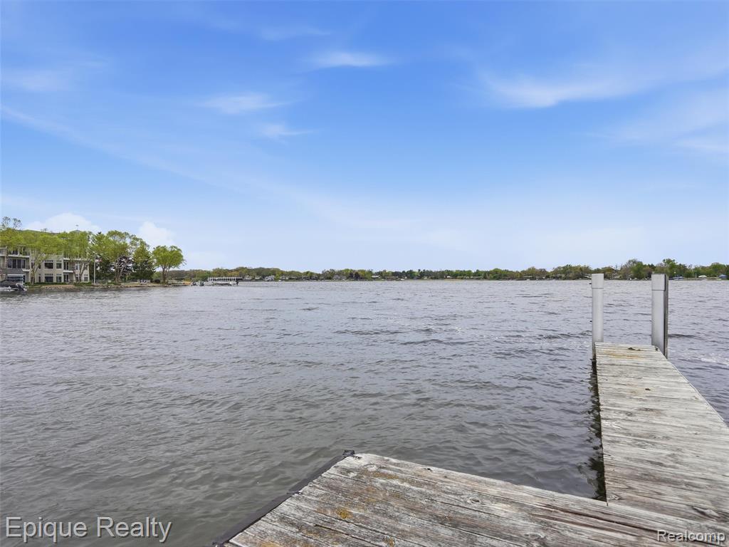 3434 Adams Shore Drive