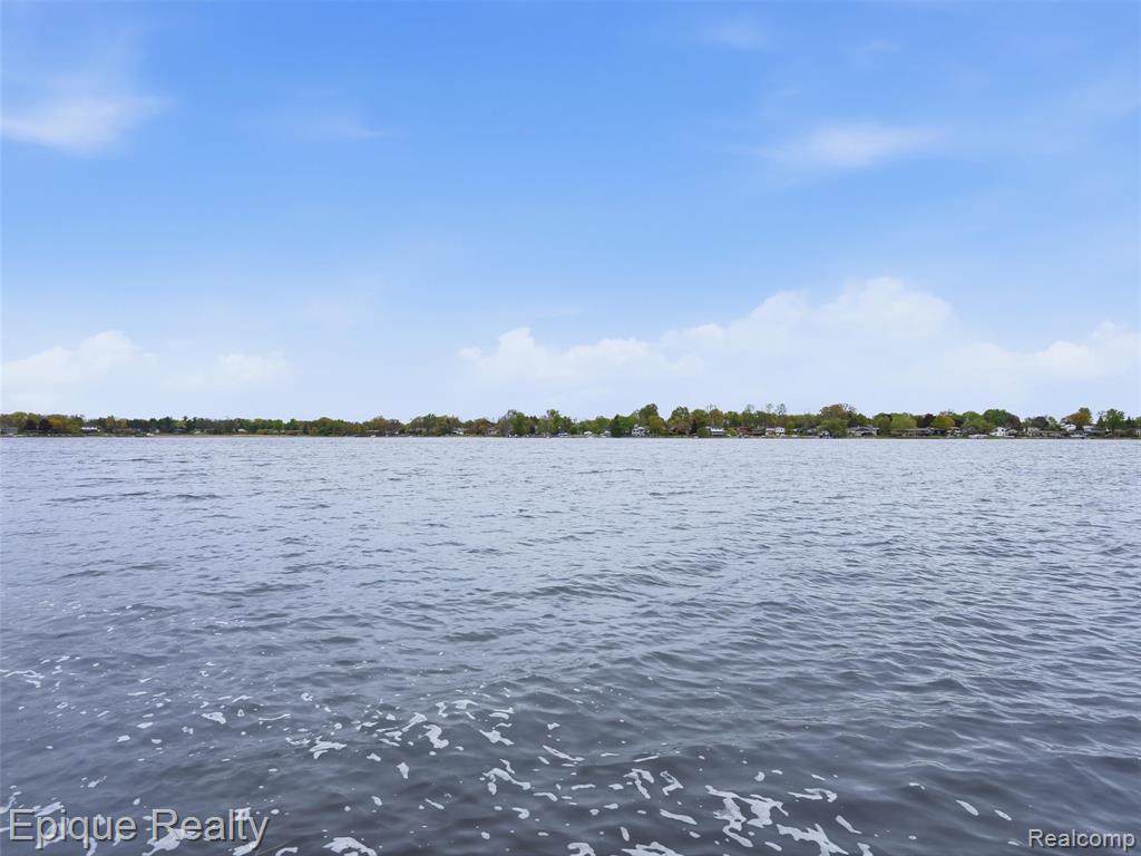 3434 Adams Shore Drive