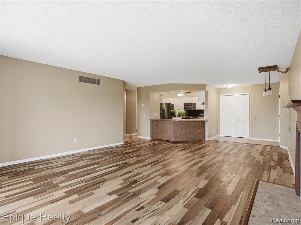 3434 Adams Shore Drive