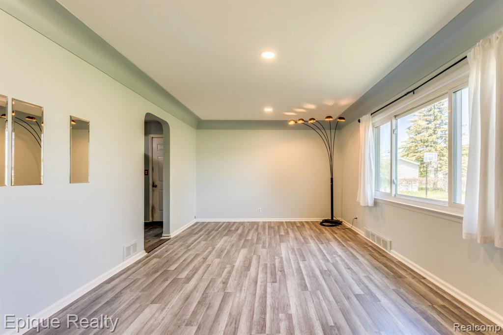 11110 Davison